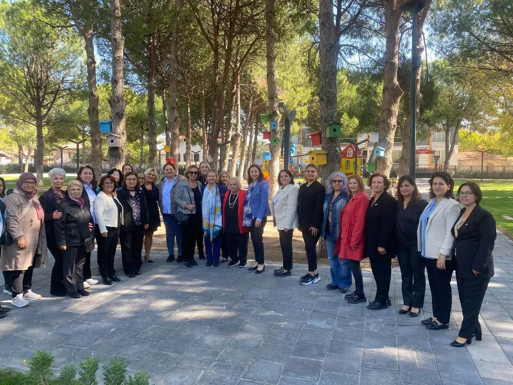 CHP Akhisar Kadın Kolları