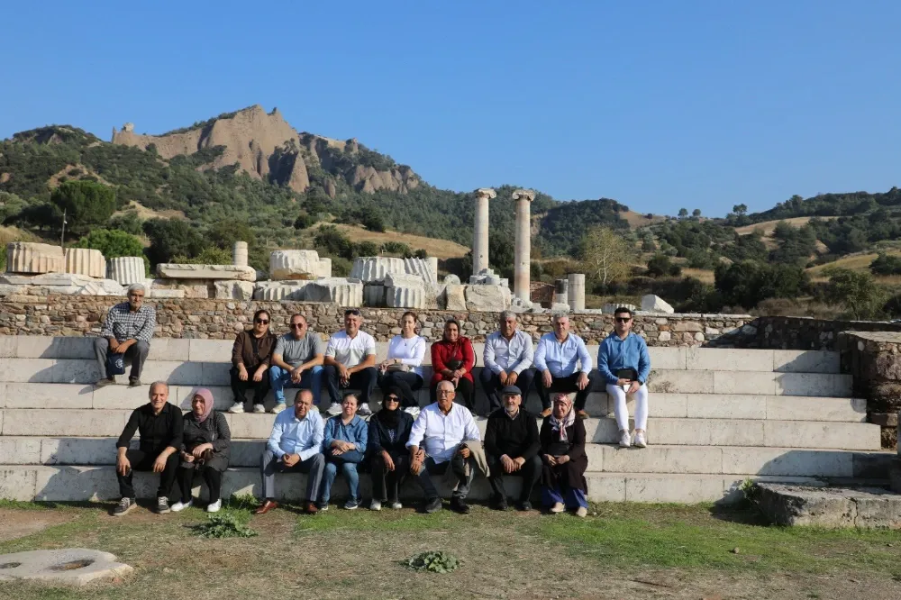 BAŞKAN DURBAY’DAN ŞEHZADELER’İN MUHTARLARINA 19 EKİM JESTİ 