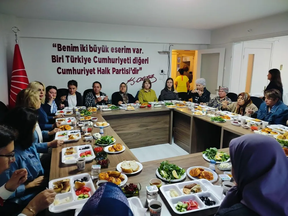 CHP Akhisar Kadın Kolları