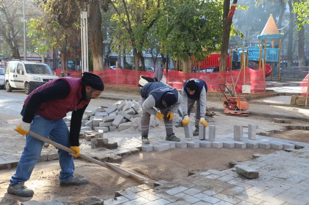 Turgutlu’da Fen İşleri ekipleri yolları yeniliyor