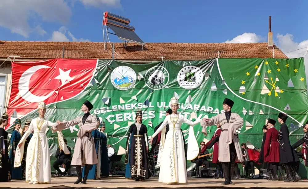 8. ULUSLARARISI GELENESEL KİÇİR ÇERKES FESTİVALİ ÇOŞKUYLA KUTLANDI