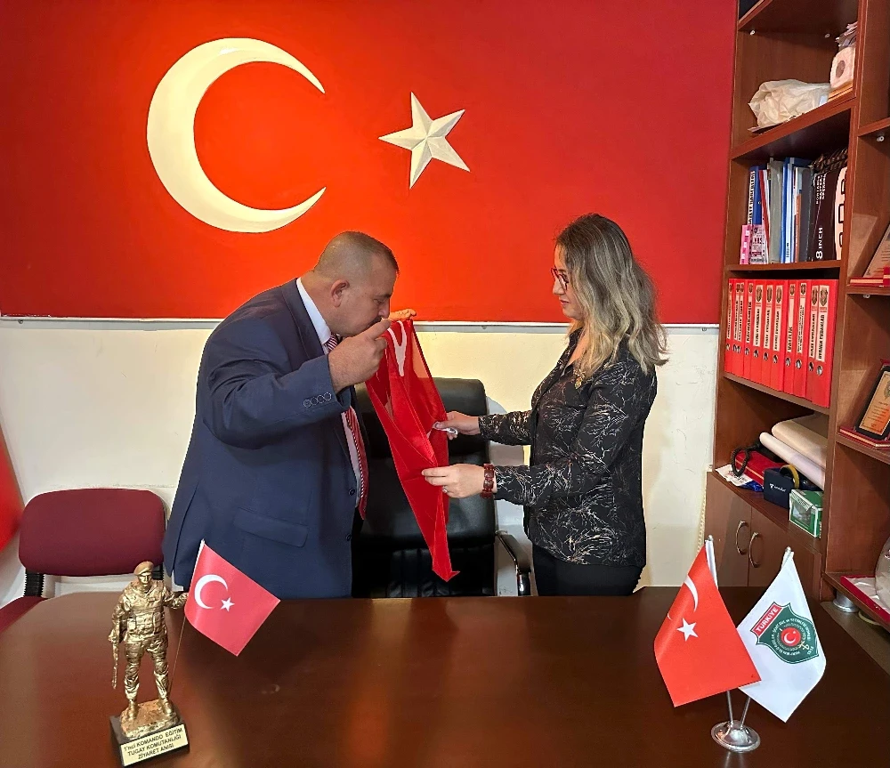 Bayrak Değişimiyle Devam Eden Vefa Nöbeti