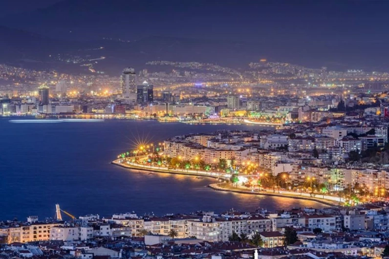 İzmir’de yabancı turist sayısı düştü!