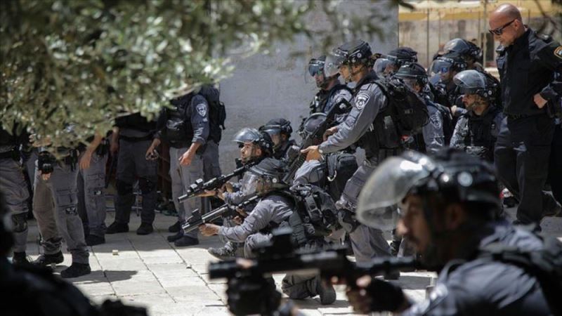 İsrail Mevlid Kandili kutlayan Müslümanlara saldırdı: 49 yaralı