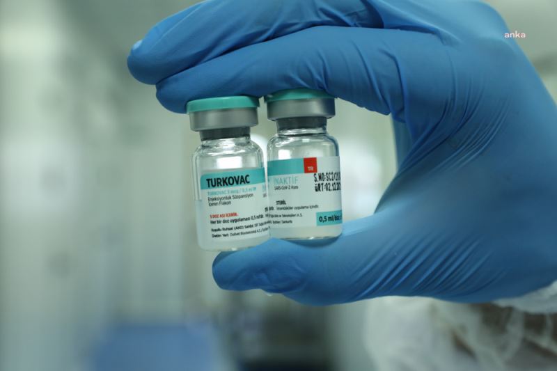 Bakan Koca: PCR Testi Yalnızca Semptom Gösteren Kişilere Yapılacaktır