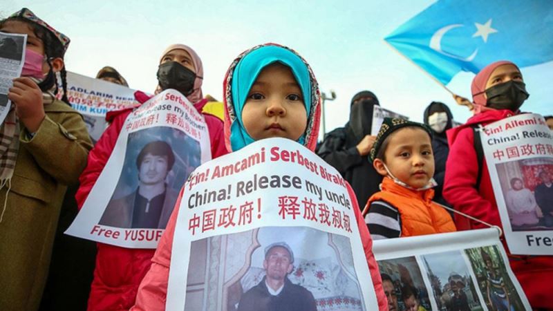 Uygur Türklerini fişleyen Çinli şirkete 