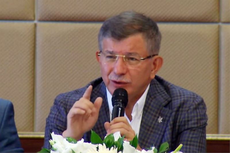 Davutoğlu, yardımcılarını toplantıya çağırdı