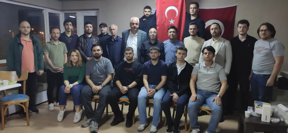 HAKKI ÖZNUR:  ALPERENLİK TÜRKLERİN MÜRŞİDİ   HOCA AHMET YESEVİ’NİN YOLUNDA YÜRÜMEKTİR…
