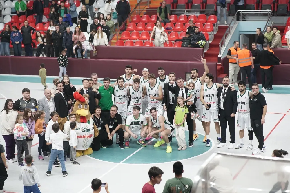 Akhisarlı Devler sezona galibiyetle başladı