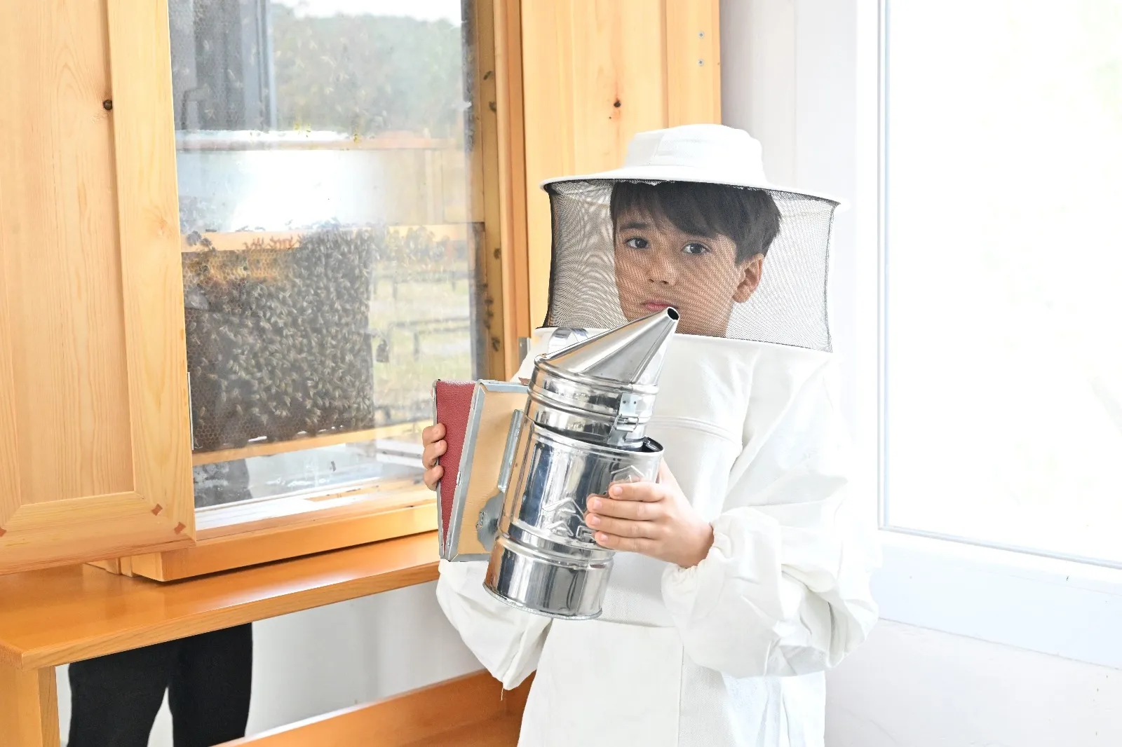 Manisalı öğrencilerden arılara merhaba