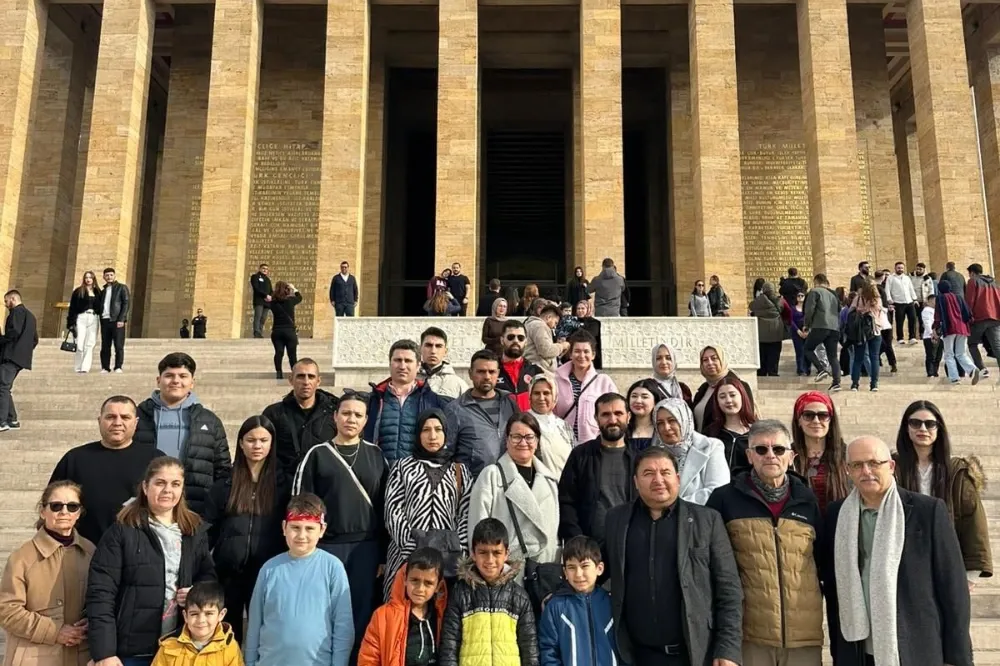 Manisa Balıkesirliler Kültür ve Yardımlaşma Derneği’nden Anıtkabir’e  Ziyaret