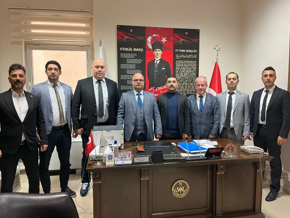 Başkan Ahmet Ağır ve Yönetimi mazbatasını aldı