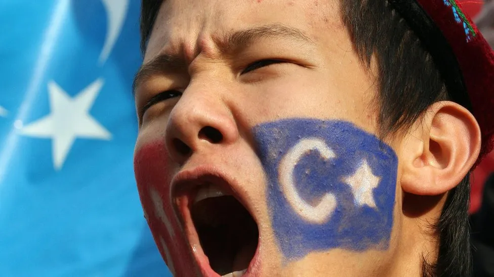 Özdağ fitilledi, Türkiye tepkiye ses verdi; Uygur Türklerinin Çin