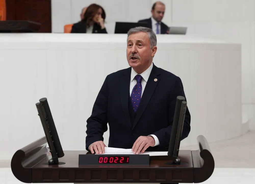 Selçuk Özdağ, Bakan Kurum’u Muğlalılara Şikayet Etti