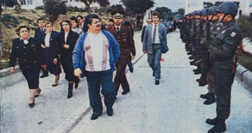 DEVLETİ BÜYÜTMEK İSTERKEN DAĞITAN BİR MODEL Mİ BIRAKTI  TURGUT ÖZAL.....