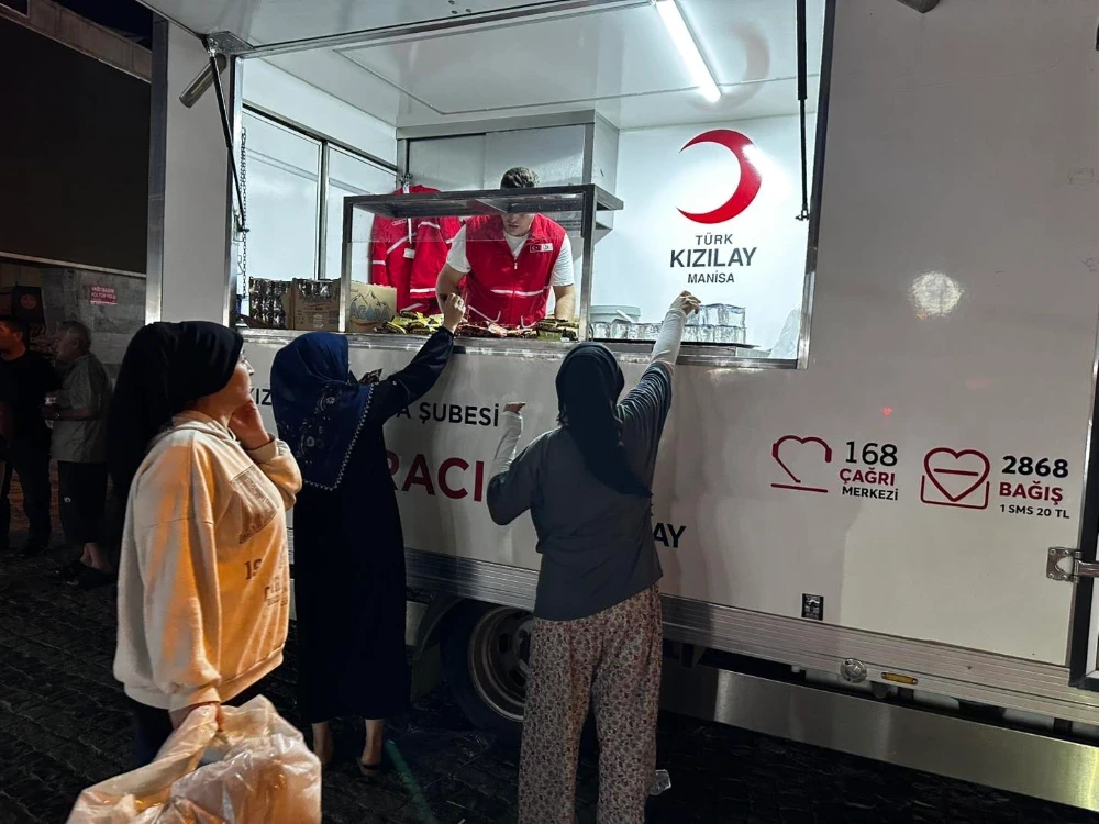 Kızılay Manisa’dan Deprem ve Yangın Bölgelerine Destek  