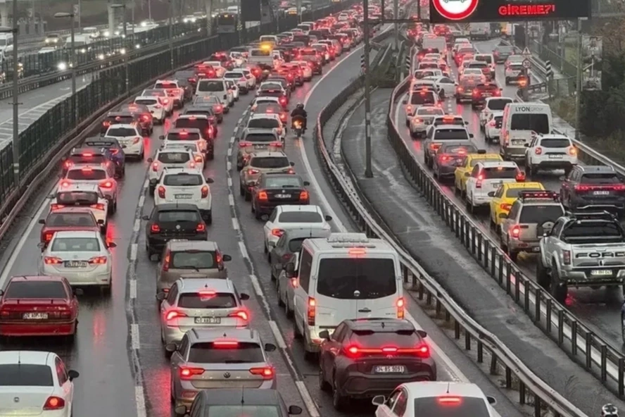 Trafiğe kayıtlı araç 32,6 milyonu aştı... 