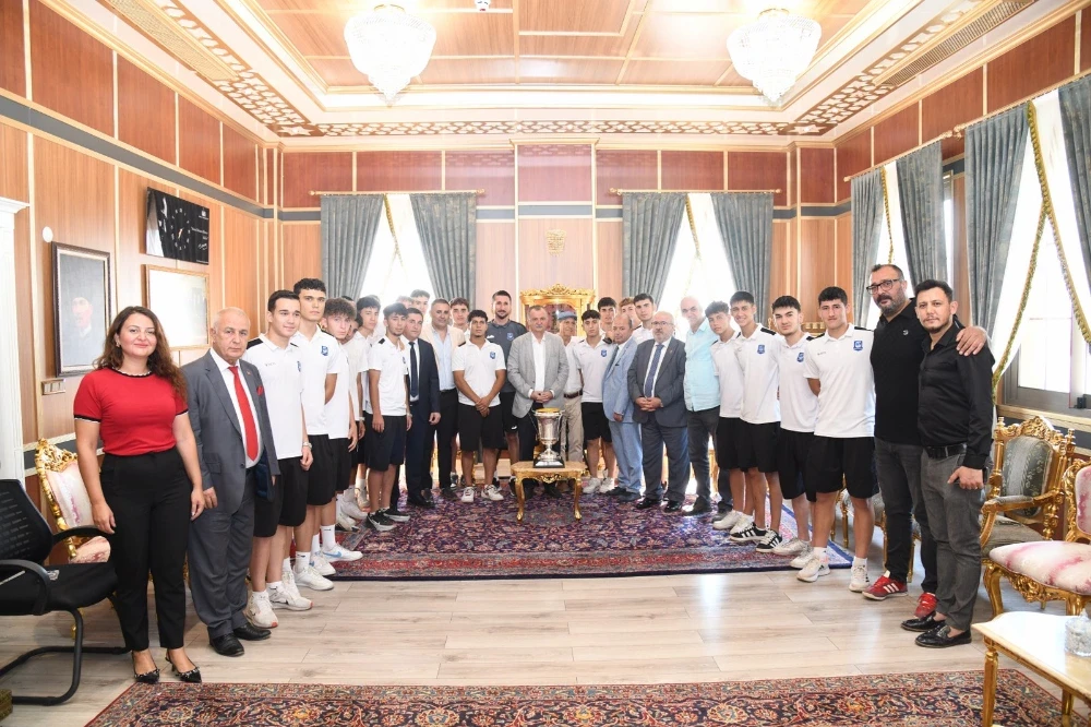 Başkan Balaban: “U17 Şampiyonluğu, Ferdi Başkan’a Vefa Borcumuzdur”
