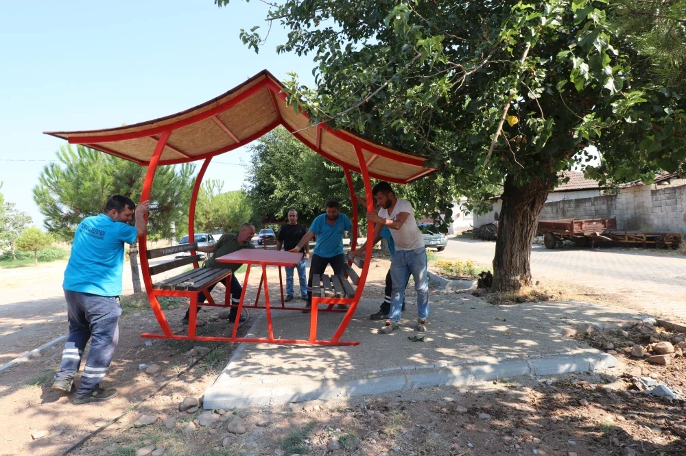 Turgutlu Belediyesi Çocuklara Yeni Oyun Alanları Oluşturuyor