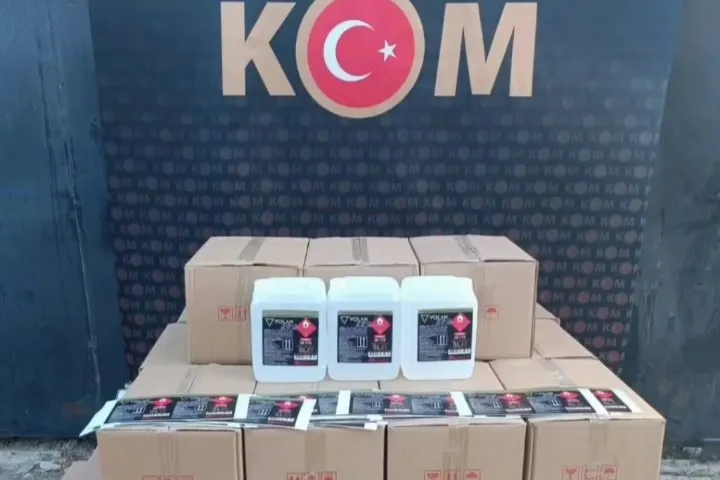 Akhisar’da Kaçak Alkol Operasyonu: 975 Litre Etil Alkol Ele Geçirildi