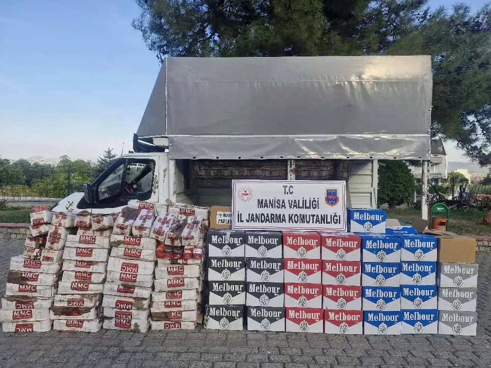 Manisa’da 1,5 Milyon Liralık Kaçak Tütün ve Sigara Kağıdı Ele Geçirildi
