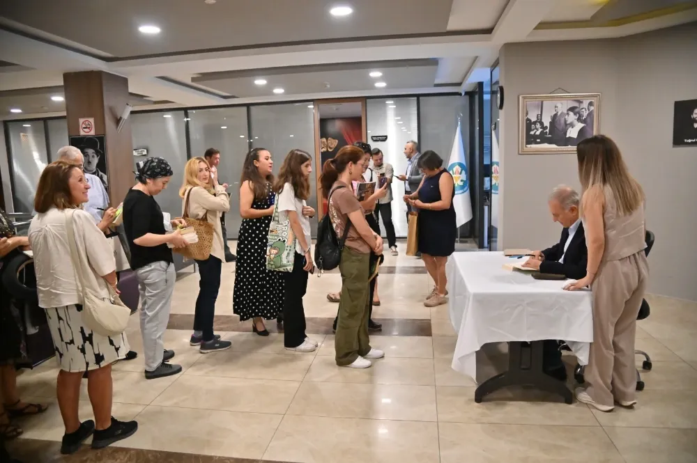Murathan Mungan Manisa’da Sanatseverlerle Buluştu