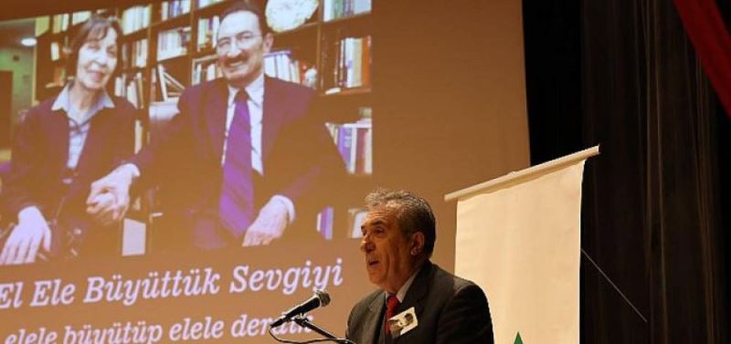 Siyasetin Karaoglan’i Bülent Ecevit Anildi