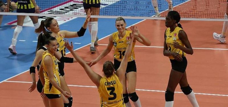 Derbide kazanan 3-1 ile VakifBank