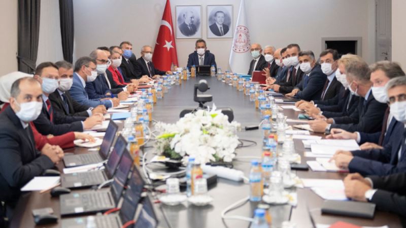 Bakan Özer 81 ilin milli eğitim müdürüyle toplantı yaptı