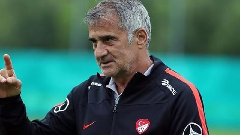Şenol Güneş eşyalarını toplayarak vedalaştı
