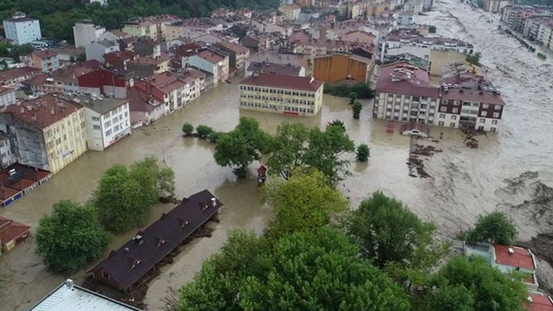 TTB raporundan: Sel bölgesinde uzman hekim bulunamıyor, hastaneler dere yataklarında risk altında hizmet veriyor