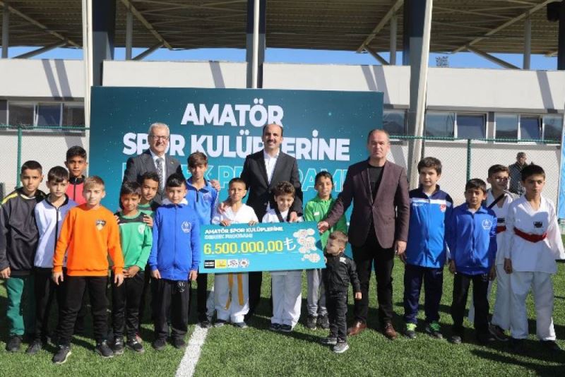 Amatör spor kulüplerine 6,5 milyon liralik malzeme destegi