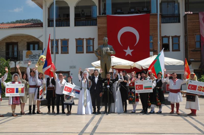  7 ÜLKEDEN DANSÇILAR ZEYBEK OYNADI