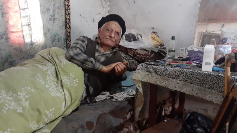 83 YAŞINDAKİ MUSA AMCANIN YAŞAM DRAMI: “HER GÜN BİR ÖĞÜN YEMEK YİYORUM, MERCİMEK ÇORBASI”