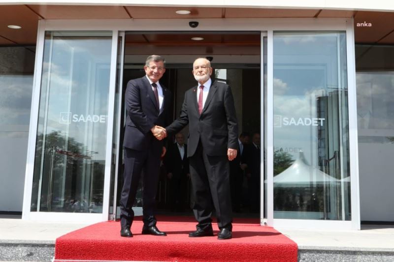 DAVUTOGLU: TÜRKIYE’YI BU KARANLIK GÜNLERDEN ÇIKARMAK IÇIN AZIM VE KARARLILIKLA YÜRÜMEYE DEVAM EDIYORUZ
