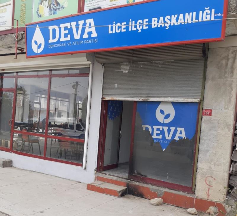 DEVA PARTISI LICE ILÇE BINASINA MOLOTOFLU SALDIRI…