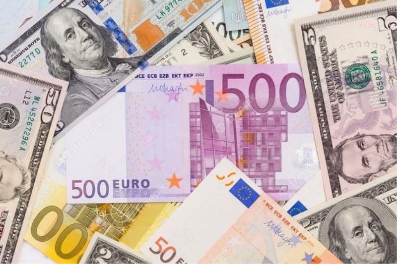 Dolar 13,83, Euro Da 15,62 TL