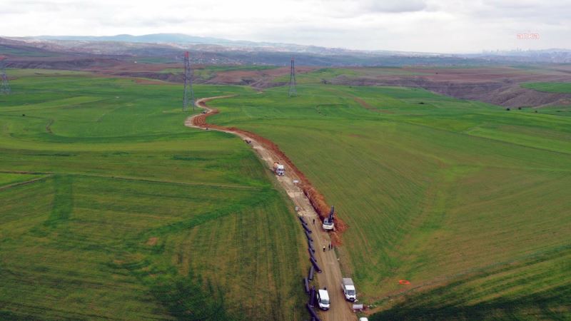 ELMADAĞ’IN İÇME SUYU SORUNUNU ÇÖZECEK PROJESİ İÇİN İLK KAZMA VURULDU   
