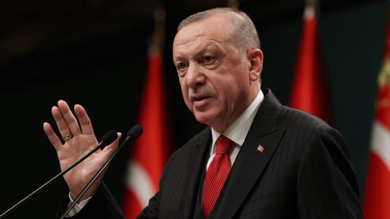 ERDOĞAN: “BUNLAR BIRAKIN UZAYA İNSAN YA DA ROKET GÖNDERMEYİ, GÖKYÜZÜNE KAĞITTAN UÇAK BİLE FIRLATAMAZ