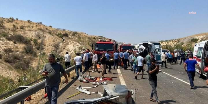 GAZIANTEP’TE YASANAN TRAFIK KAZASINDA 16 KISI HAYATINI KAYBETTI