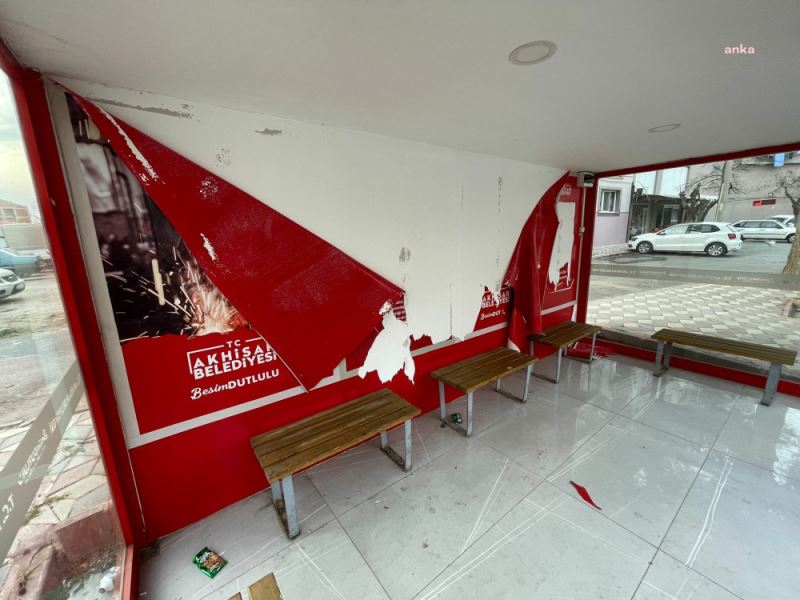 İşçi durağındaki Atatürk posterlerini yırttılar