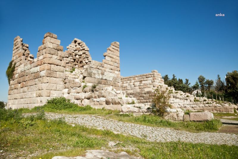 MUĞLA BÜYÜKŞEHİR, ANTİK KENTİ YAPILAŞMAYA AÇABİLECEK KARARA KARŞI DAVA AÇIYOR   