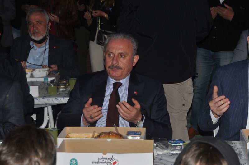 ŞENTOP: “AKDENİZ, GÖÇMEN ÇOCUKLARIN MEZARI OLDU”