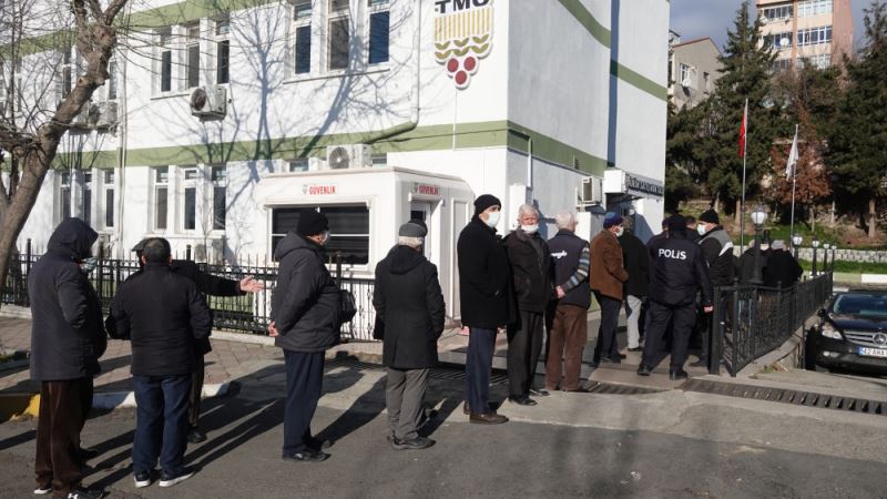 Tekirdağ TMO Önünde ‘Yağ Kuyruğu’: Bizi Bu Hale Getirenler Utansın… Kuyruklar Türkiye’de Bitmez