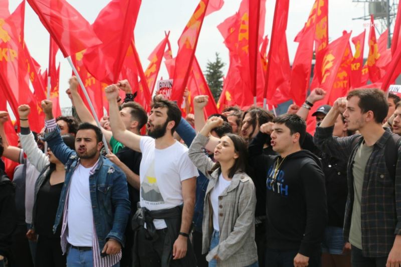 TKP’LİLER İNCİRLİK ÜSSÜ YAKININDA NATO’YU PROTESTO ETTİ