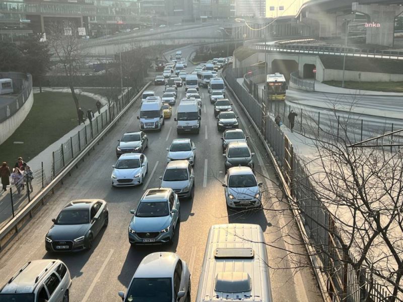 TÜİK: MOTORLU KARA TAŞITLARI 2020’DE 300 MİLYAR 615 MİLYON YOL KATETTİ